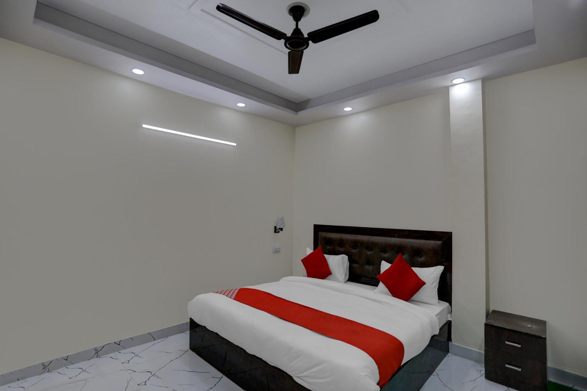 Hotel O Diamond Inn New Delhi Exterior foto