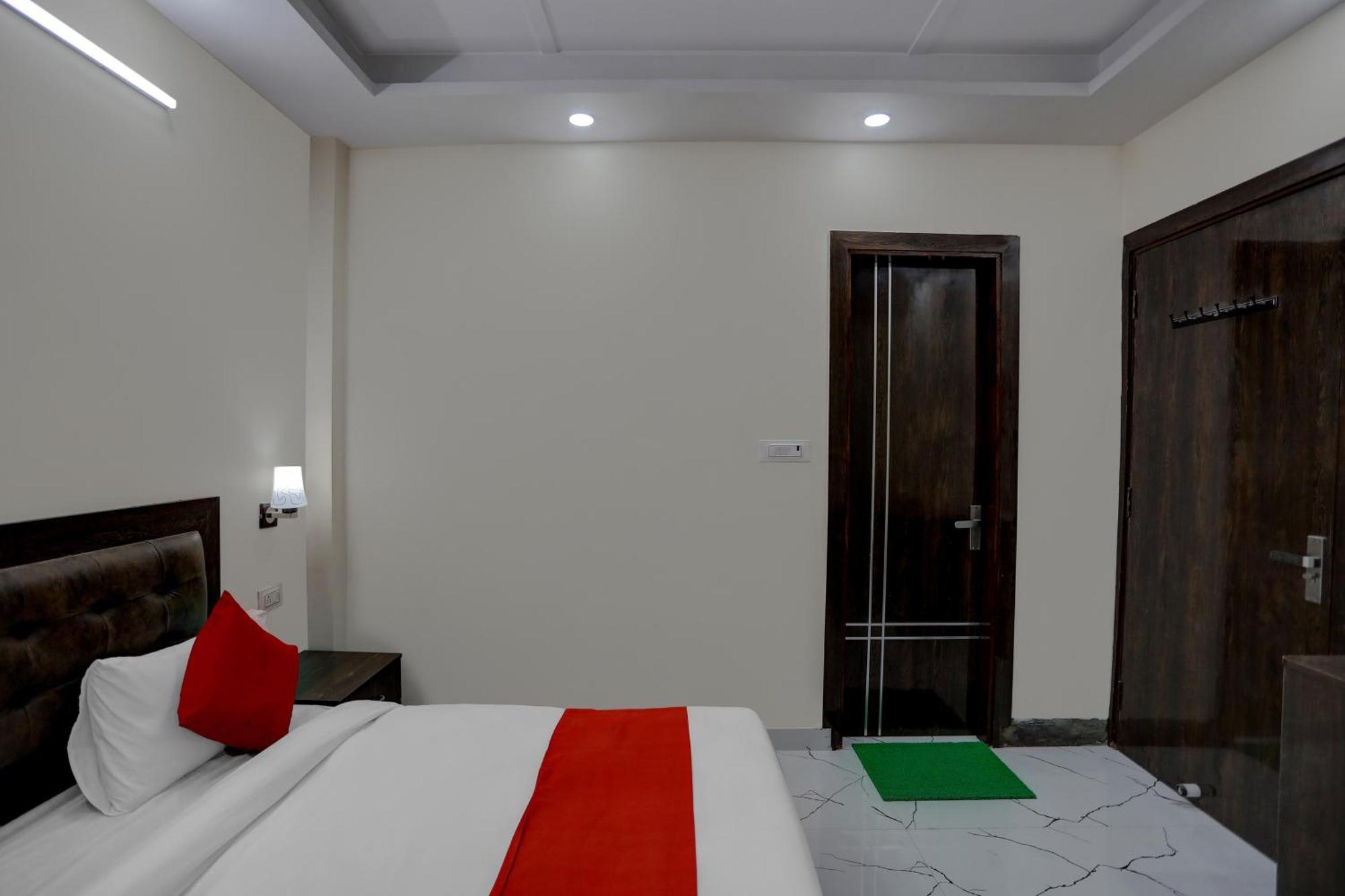 Hotel O Diamond Inn New Delhi Exterior foto